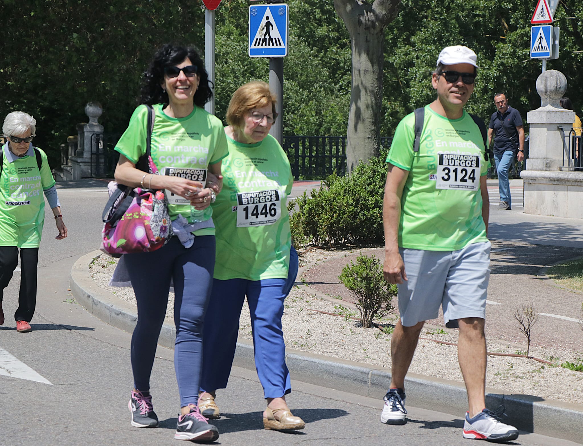 La marcha contra el cáncer de Burgos, en imágenes