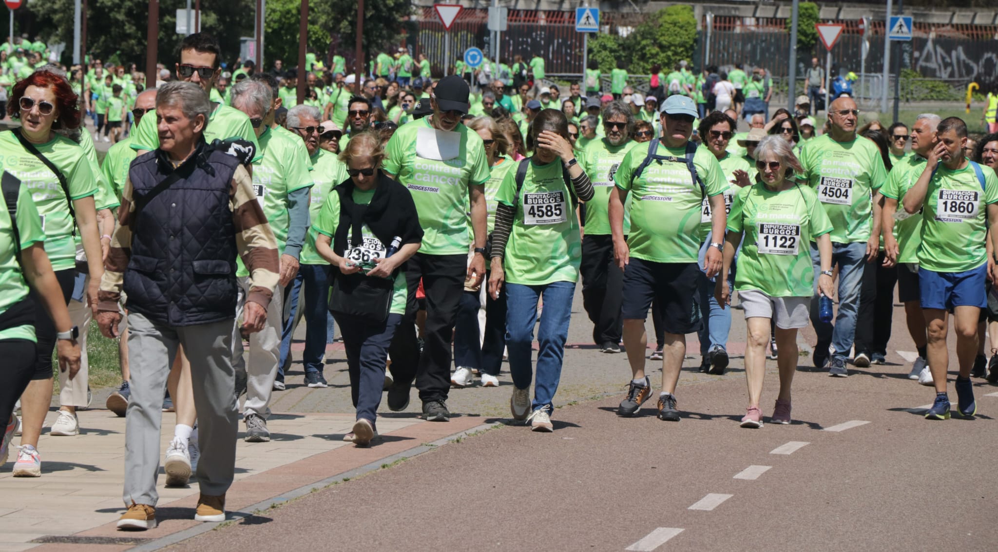 La marcha contra el cáncer de Burgos, en imágenes