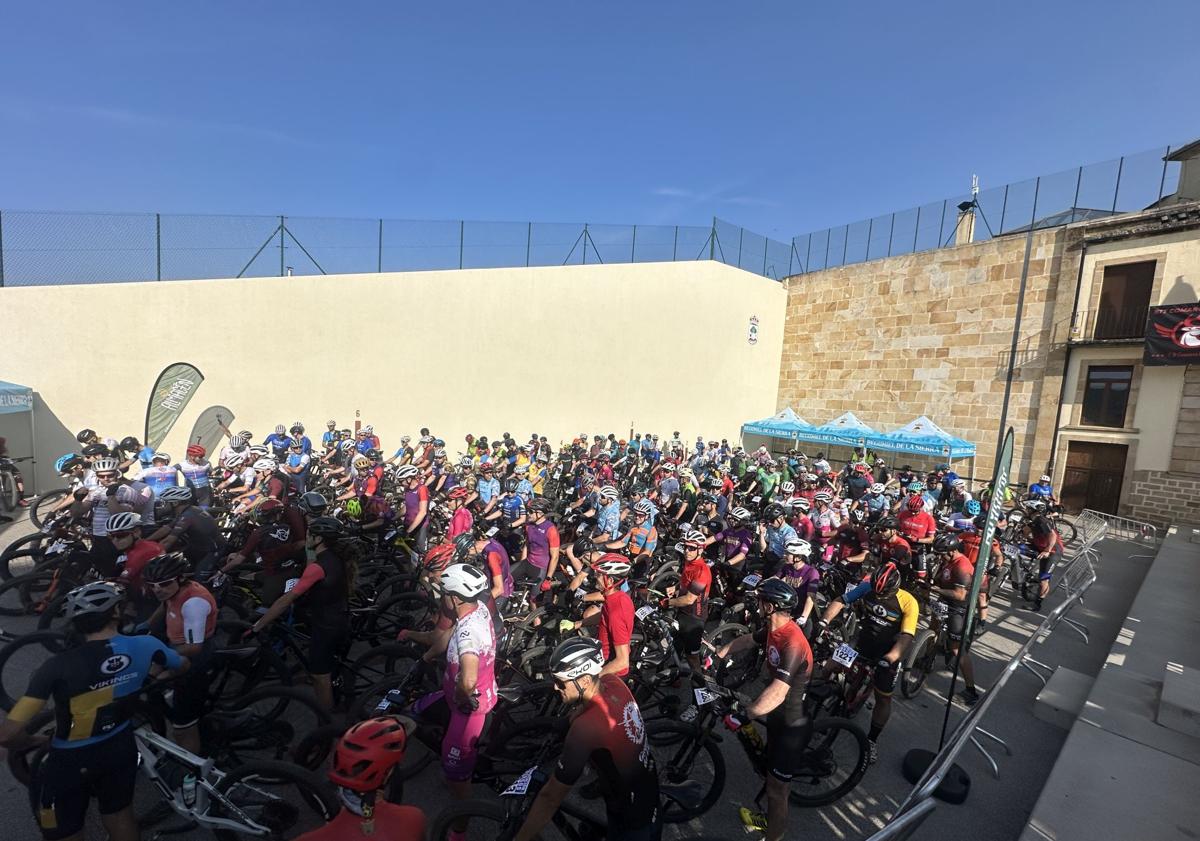 Imagen principal - La Marcha BTT Comarca Pinares de Regumiel, consolidada como referente en el MTB de Burgos