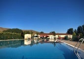 El bar y las piscinas de un pueblo de Burgos que se alquilan por 242 euros al año
