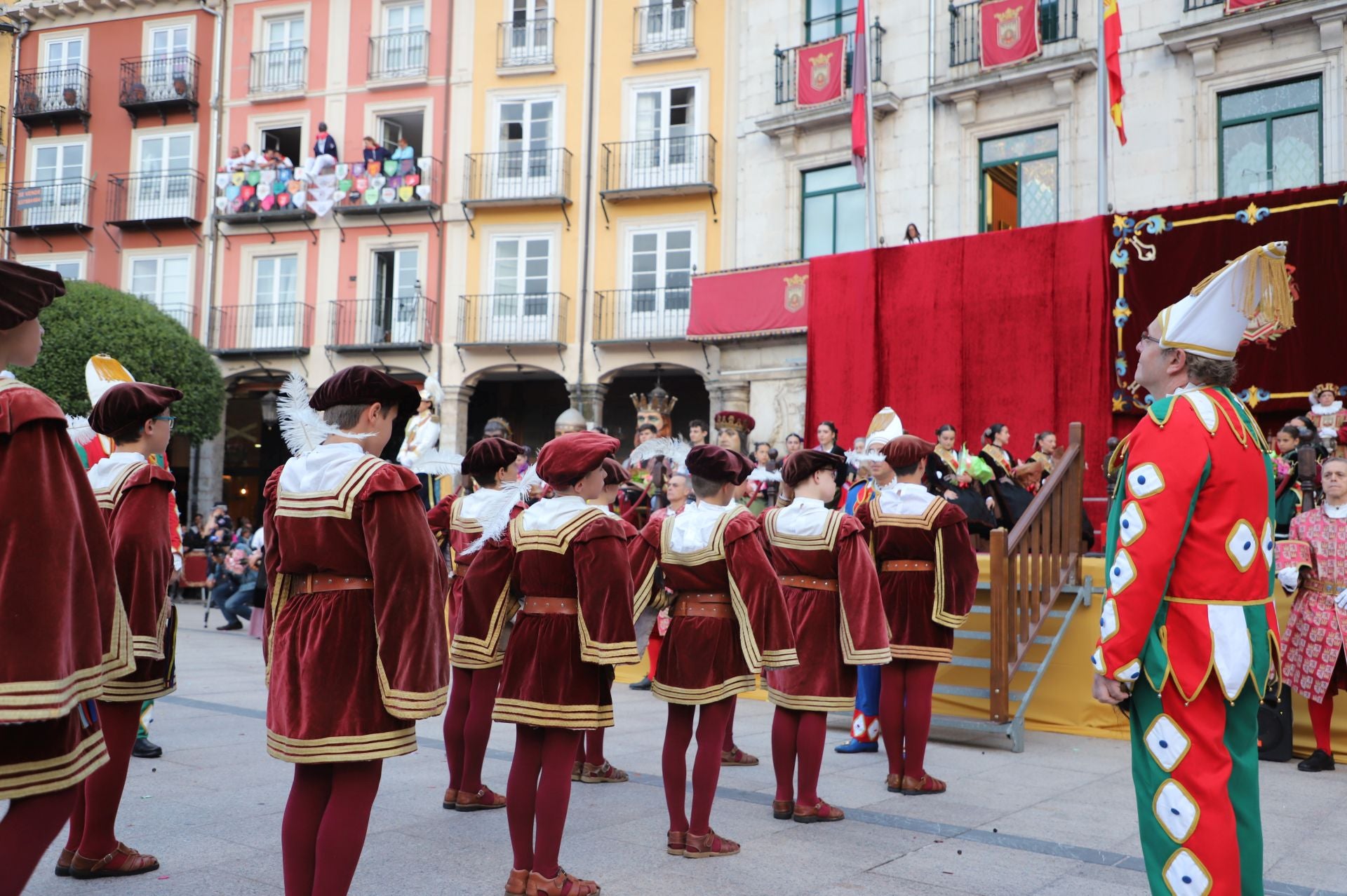 Así ha sido la proclamación de las reinas y damas de los Sampedros 2025