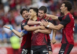 Alberto Reina, celebrando el gol del triunfo frente al Real Oviedo.