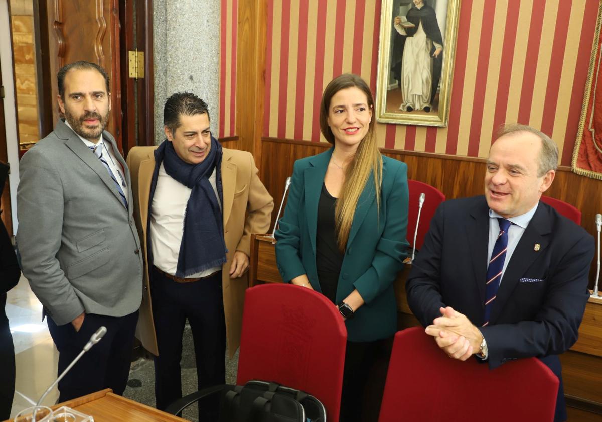 Imagen de archivo de los cuatro concejales de Vox.