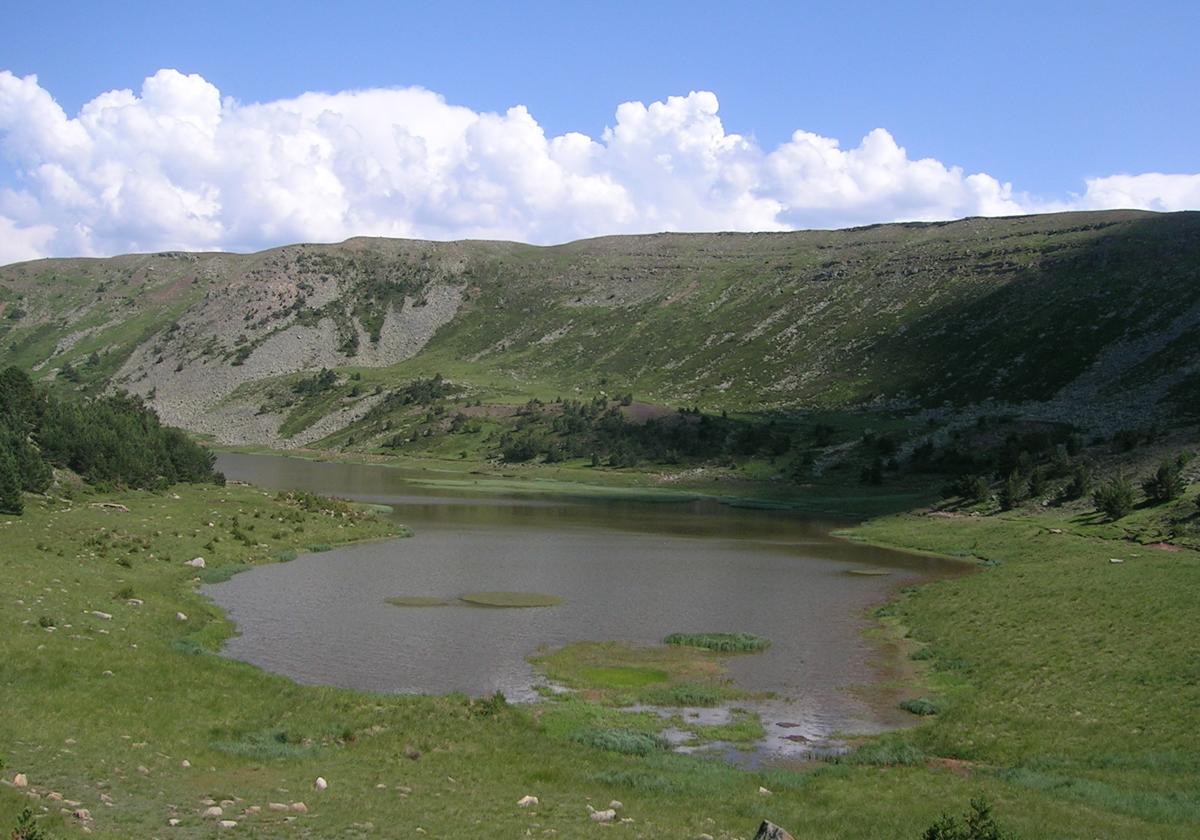 Parque natural Lagunas Glaciares de Neila, en Burgos.
