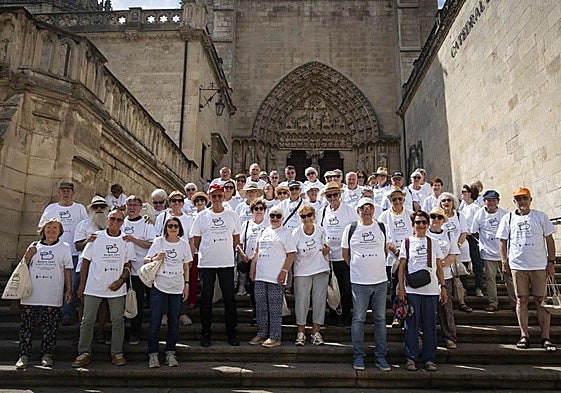 Los tutistas con la camiseta de la candidatura de Burgos a Capital Cultural Europea 2031.