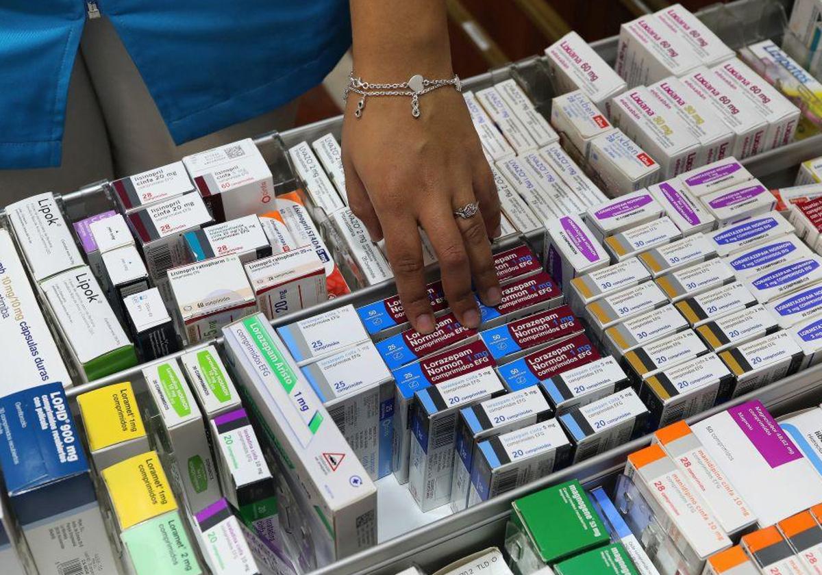 Imagen de medicinas en una farmacia.