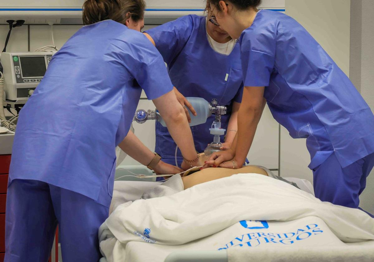 Taller de reanimación realizado por residentes.