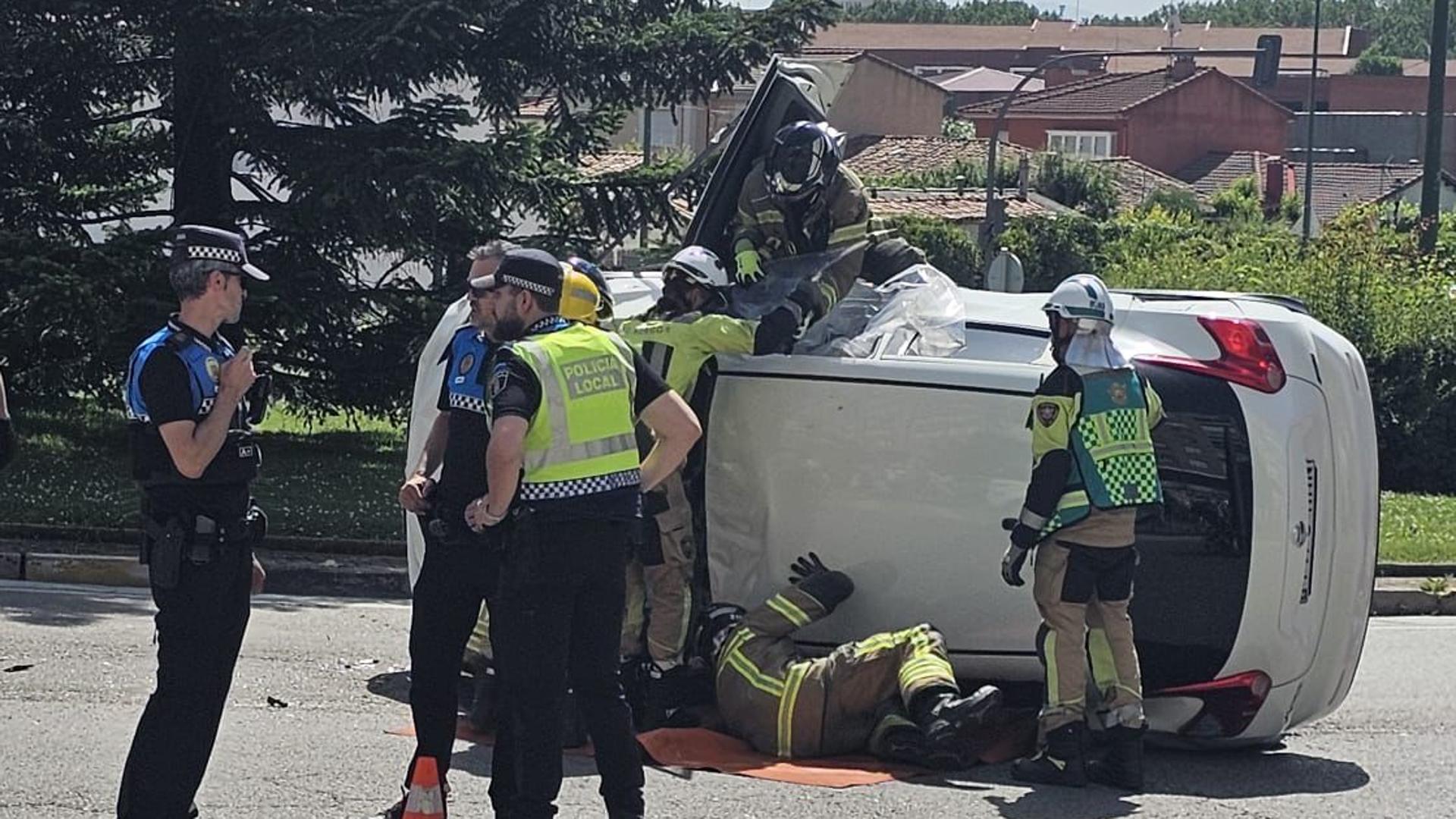 Vuelco de un turismo en Burgos.