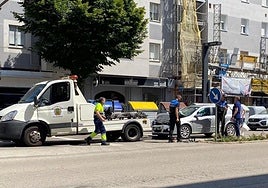 Uno de los coches siniestrados en la avenida del Cid de Burgos.