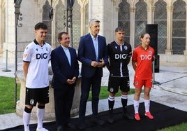 Imagen de la presentación de la nueva equipación del Burgos CF