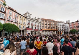 Concentración este lunes, 30 de junio, para denunciar los ataques tránsfobos y contra personas LGTBI+ durante el concierto de Métrika