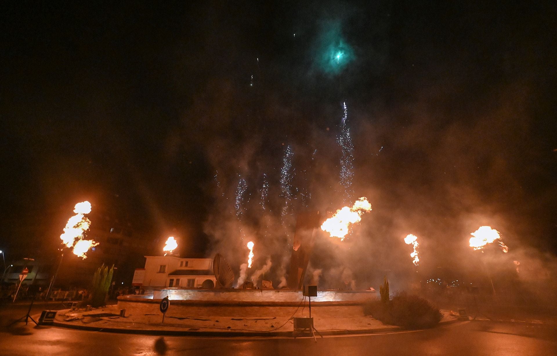 Todas las imágenes de la traca final de los Sampedros 2025