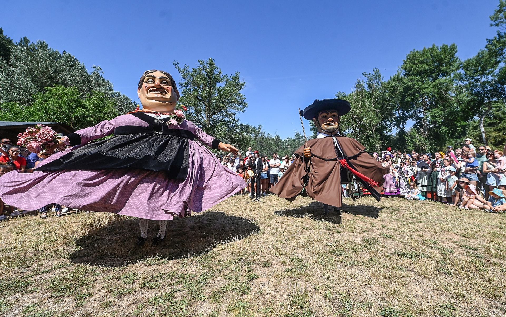 Buros apura las fiestas con el Día de las Peñas