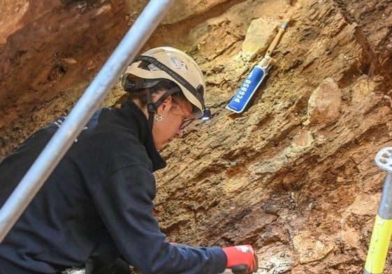 Trabajos durante las excavaciones en los yacimientos de Atapuerca.