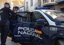 Imagen de archivo de una patrulla de la Policía Nacional.