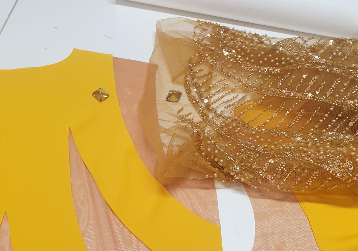 Imagen principal - Proceso de creación de trajes de Raquel Grande.