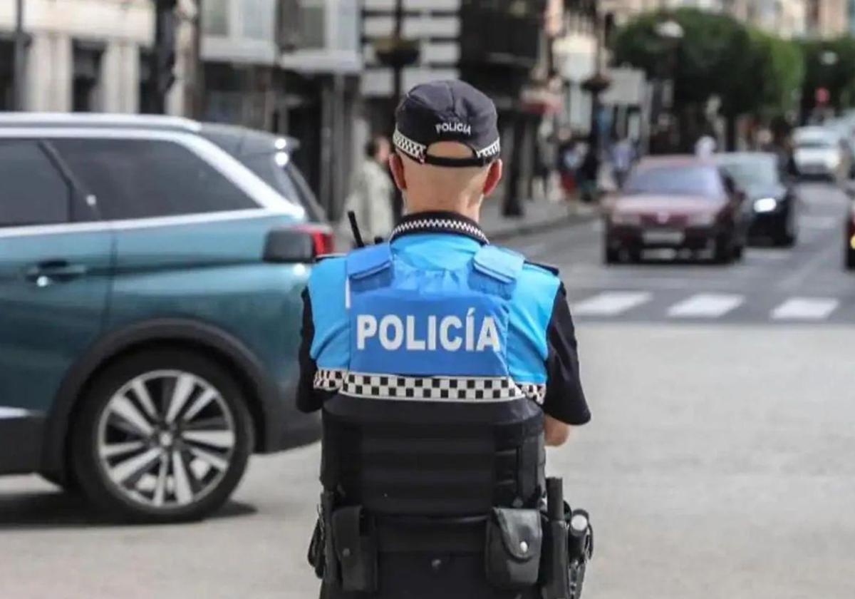 Imagen de archivo de un agente de la Policía Local.