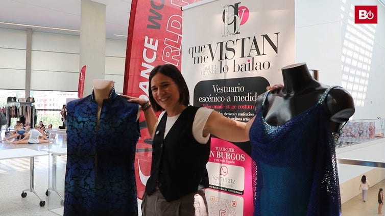Así trabaja desde Burgos la única diseñadora de trajes de baile de Castilla y León