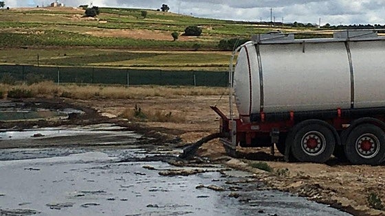 Vecinos de Aranda vuelven a denunciar los vertidos de una empresa de lodos