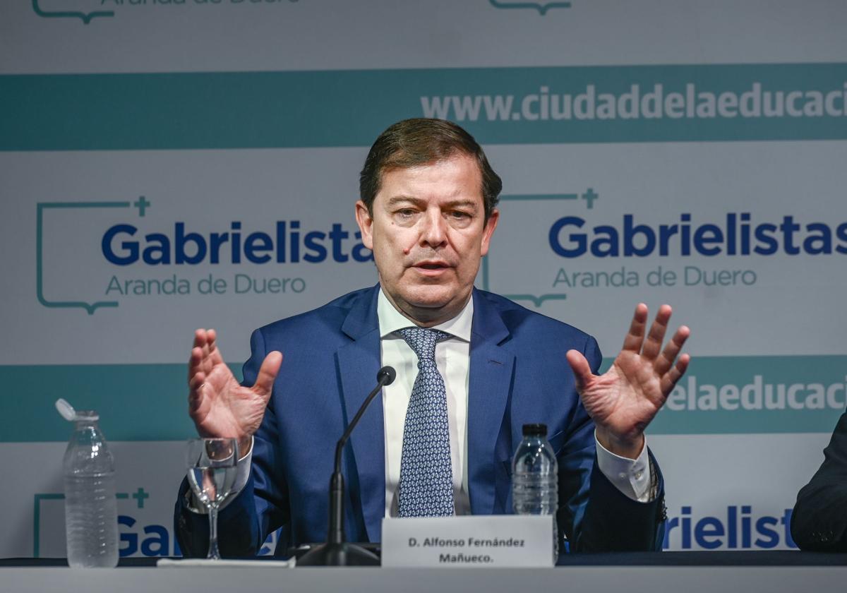 El presidente de la Junta de Castilla y León, Alfonso Fernández Mañueco, durante su intervención.
