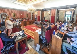 La alcaldesa, Cristina Ayala, preside el pleno para el Debate sobre el Estado de la Ciudad.