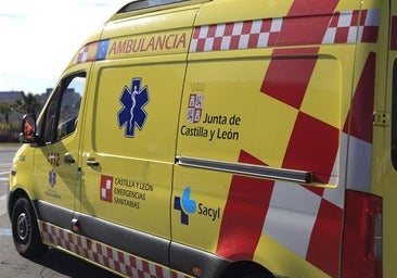 Trasladado al hospital tras volcar su coche en un pueblo de Burgos