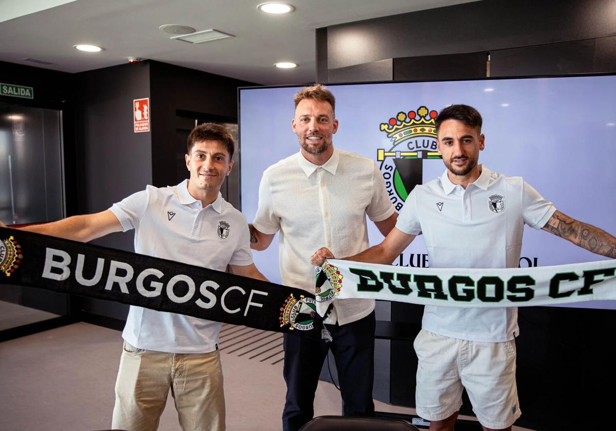 Brais Martínez, Michu e Iván Chapela, durante la presentación oficial.