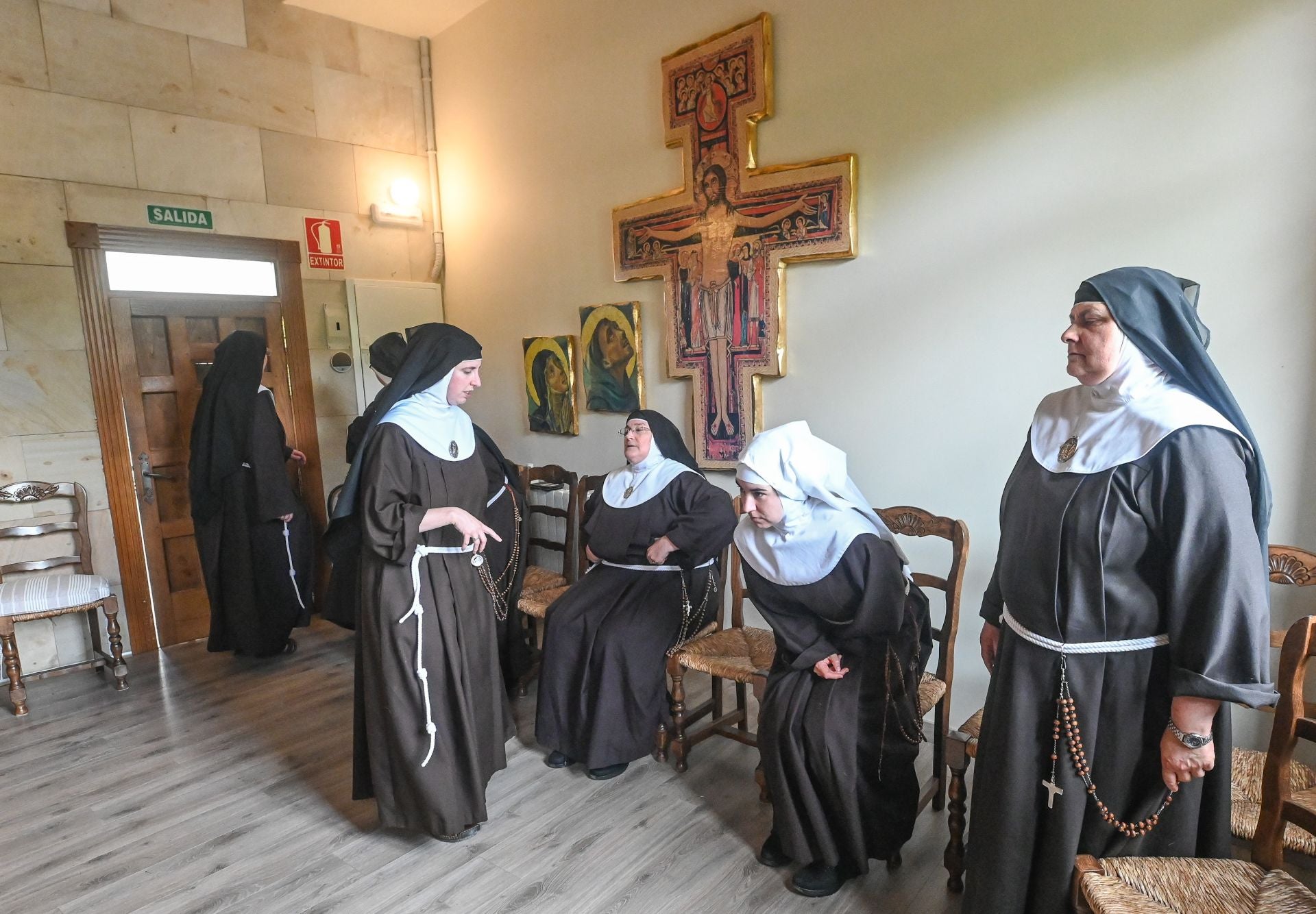 Tras el juicio, las monjas cismáticas de Belorado han ofrecido una rueda de prensa desde el convento. 