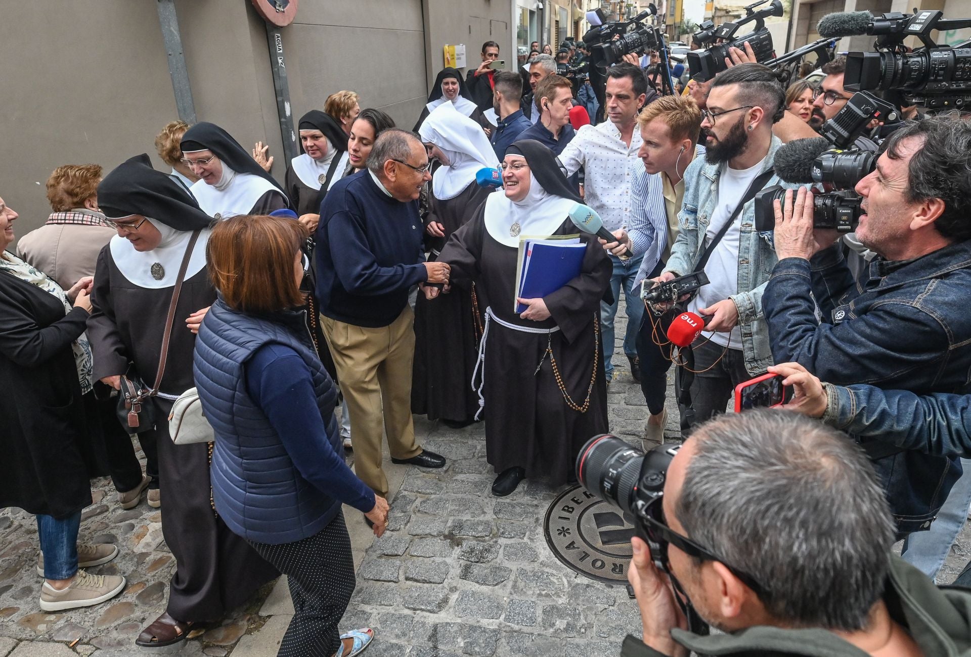 Las imágenes de las monjas cismáticas de Belorado en el día del juicio por desahucio