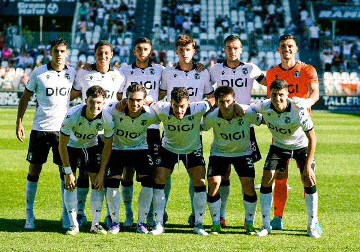 Once titular del Burgos CF frente a la Cultural Leonesa.