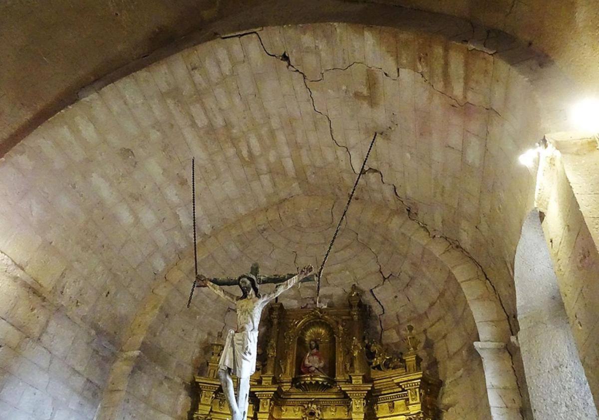 Imagen principal - Imágenes del estado actual del templo.