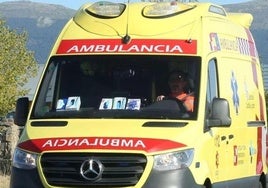 Imagen de archivo de una ambulancia durante una intervención.