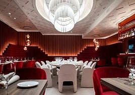 Interior del restaurante Boccaccio70 de Ricardo Temiño