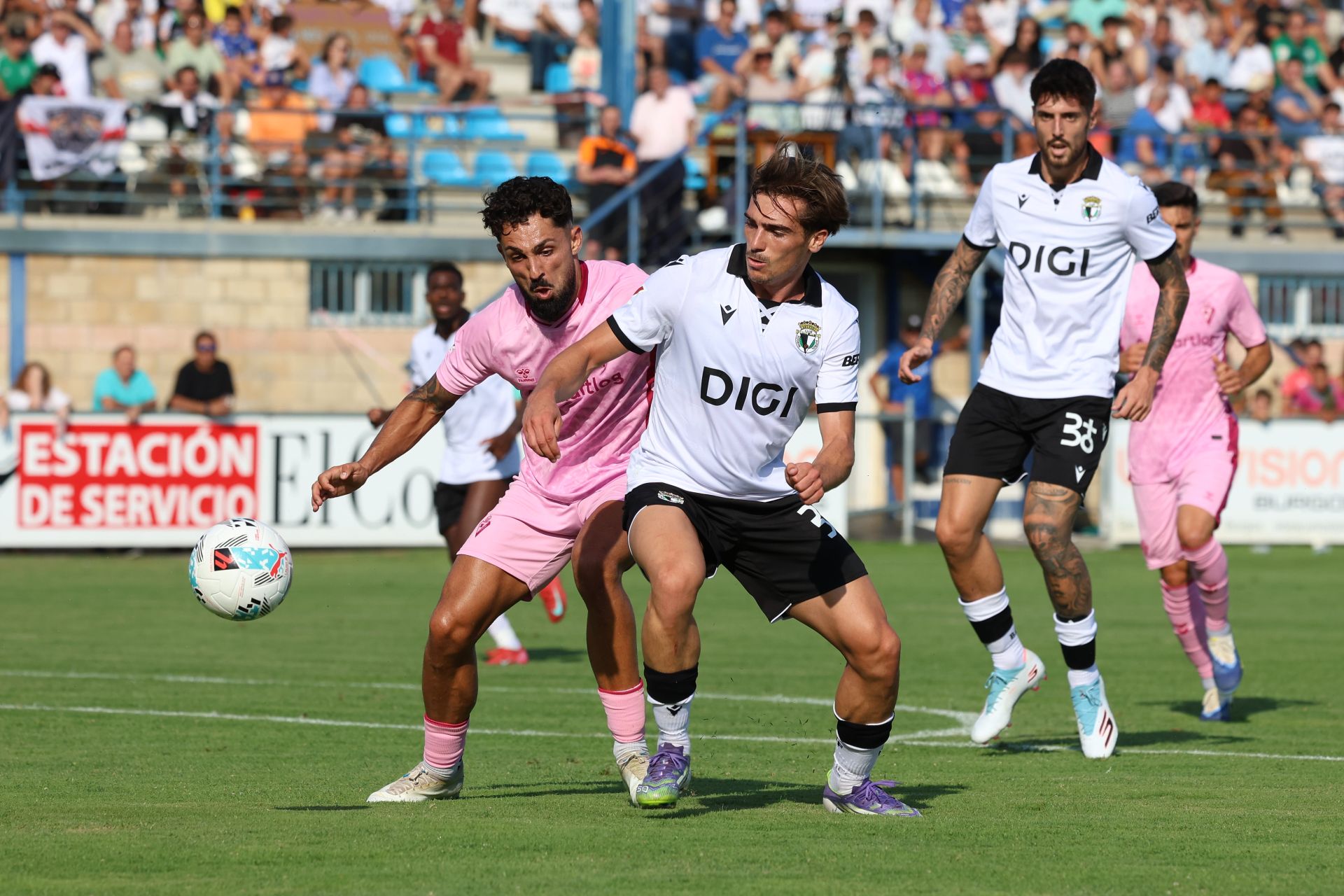 Todas las imágenes del tercer partido de pretemporada del Burgos CF