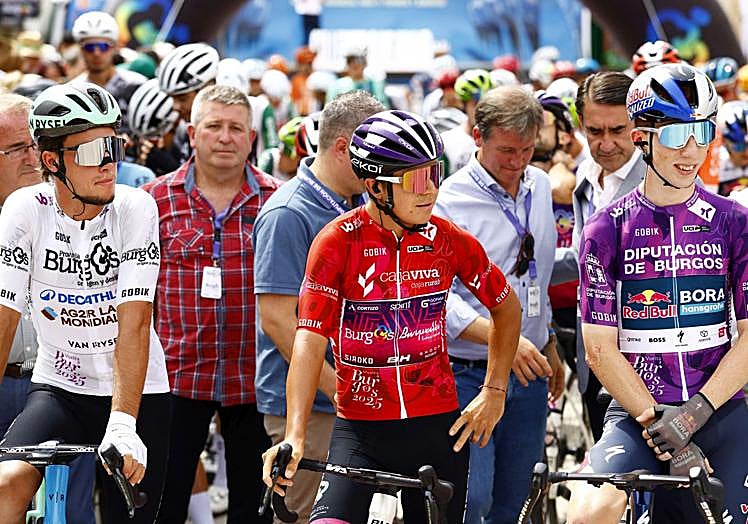 Carlos García Pierna, líder de la montaña, en la salida en Cilleruelo de Abajo.