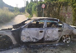 Estado en el que encontraron el BMW en un camino de la localidad de Corcos.