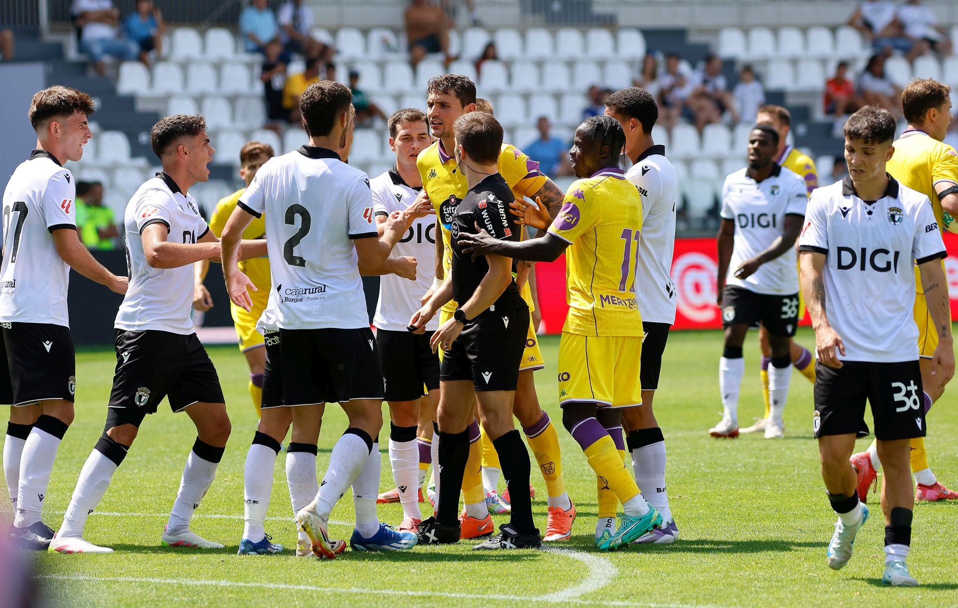 Todas las imágenes del cuarto y último partido de pretemporada del Burgos CF
