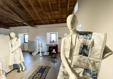 'Altares', la exposición que une moda, artesanía y memoria rural, llega a un pueblo de Burgos