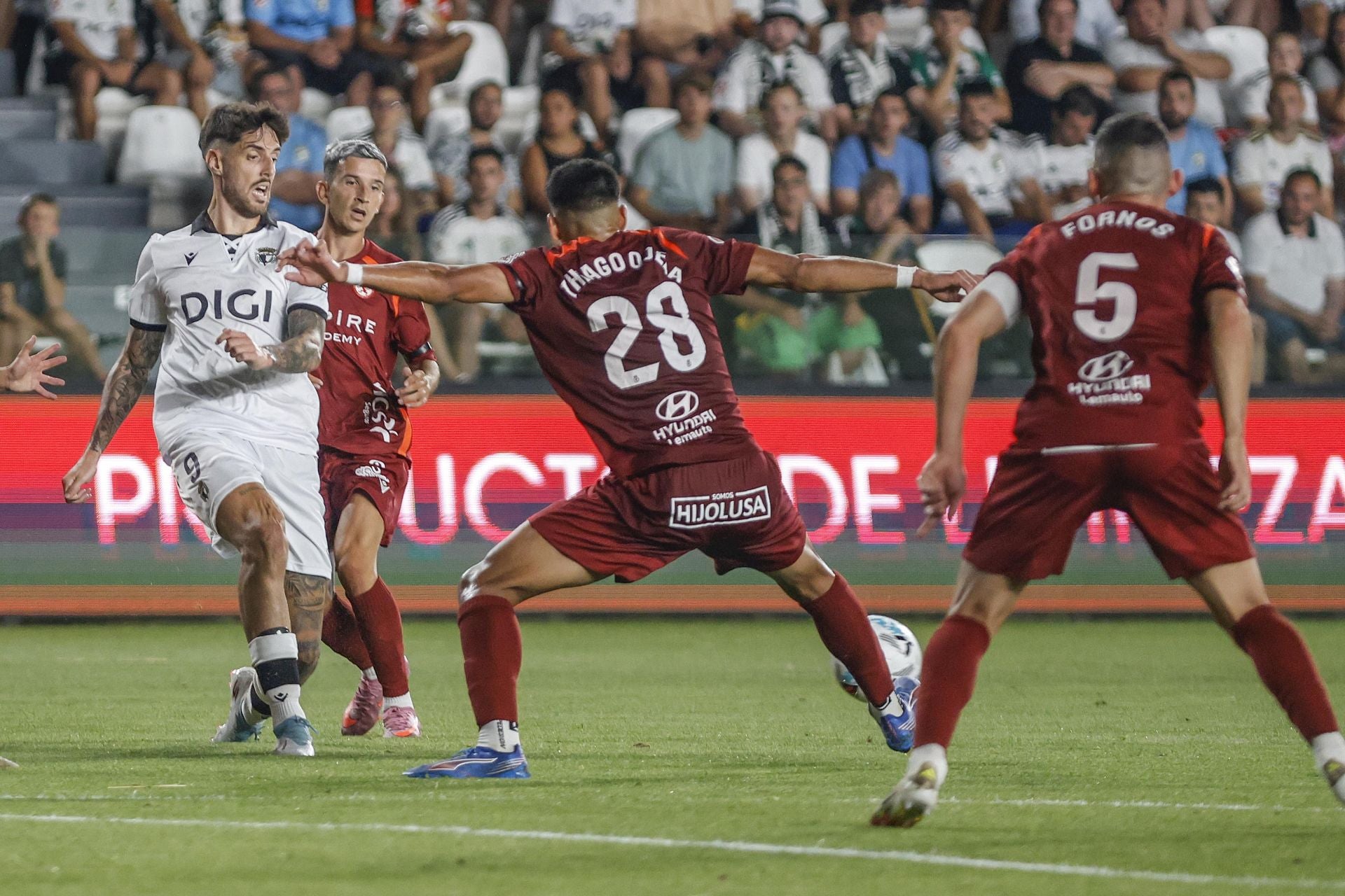 Todas las imágenes del primer derbi entre el Burgos CF y la CyD Leonesa