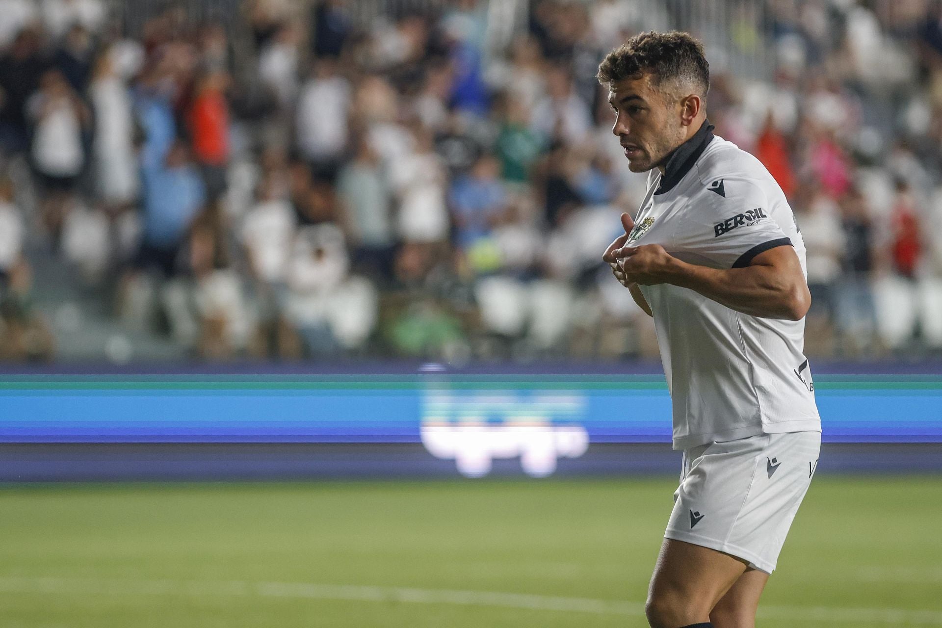 Todas las imágenes del primer derbi entre el Burgos CF y la CyD Leonesa