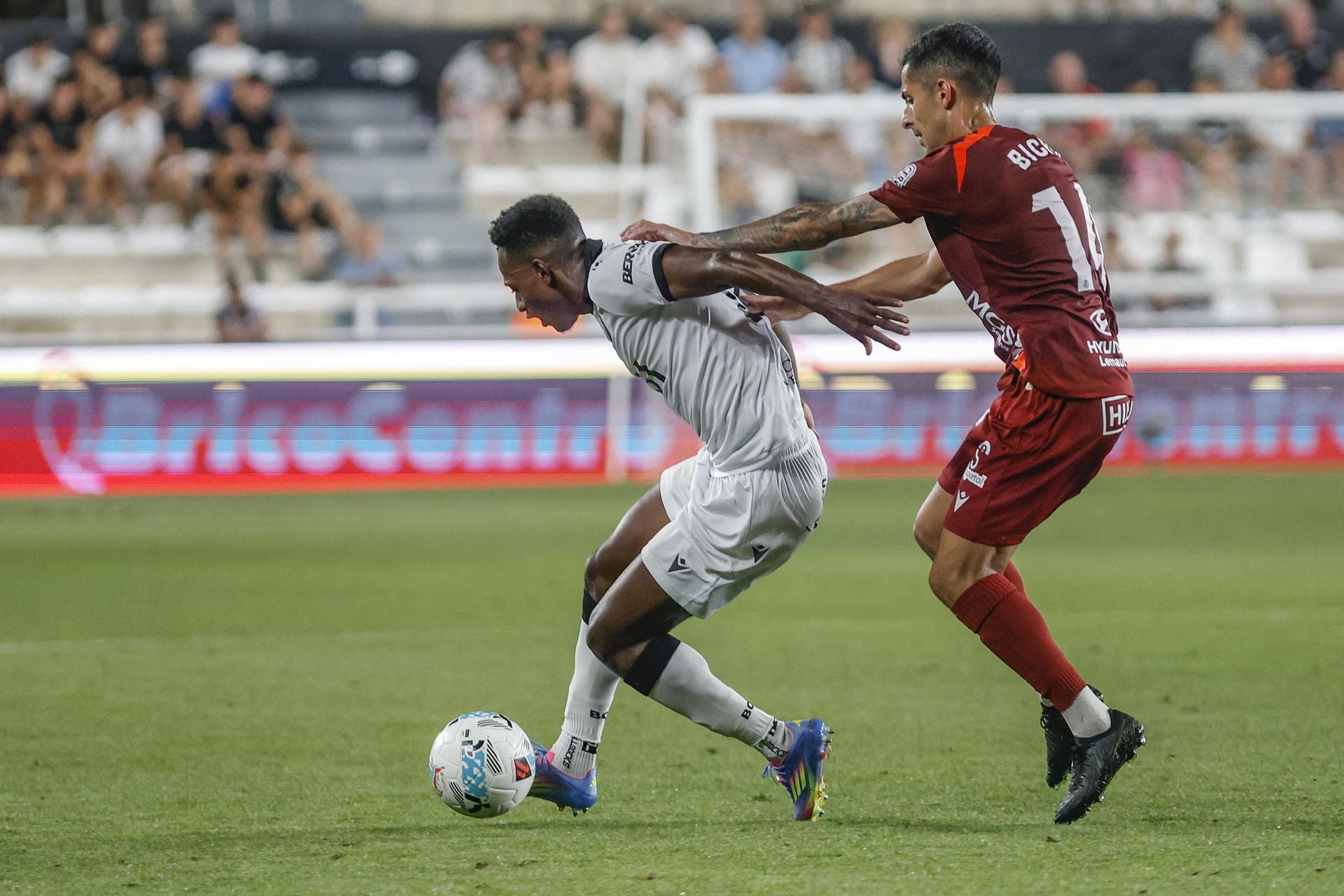Todas las imágenes del primer derbi entre el Burgos CF y la CyD Leonesa