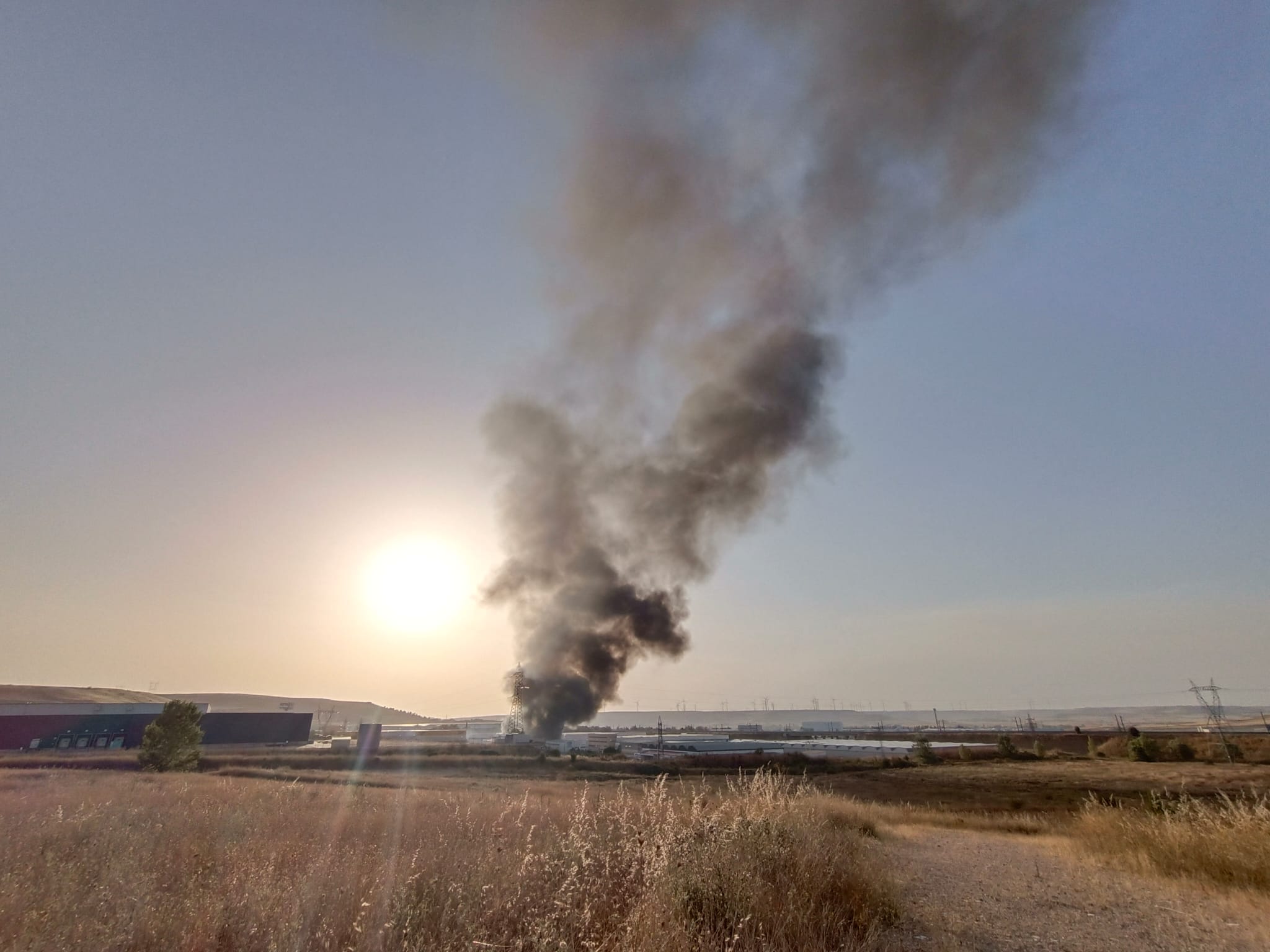Un incendio arrasa la nave de Conbur