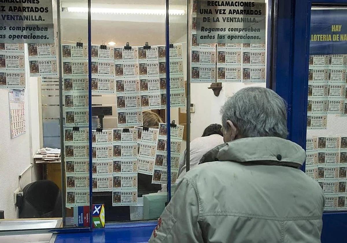 Imagen de archivo de una administración de Lotería.