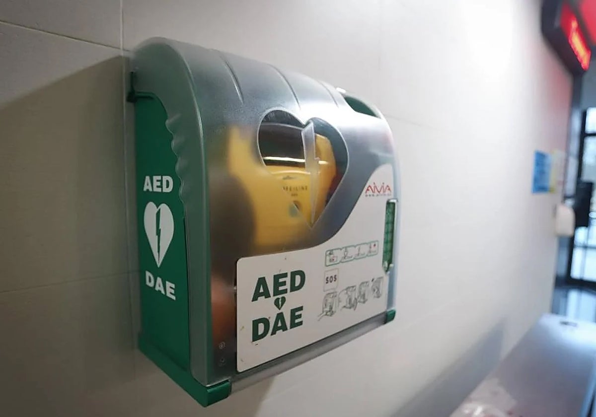 Desfibrilador en un edificio público.