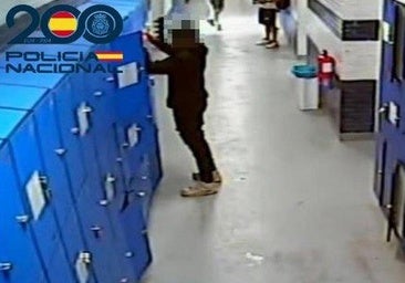 Detenido un joven fugado de un centro de menores tras robar una taquilla en las piscinas de El Plantío