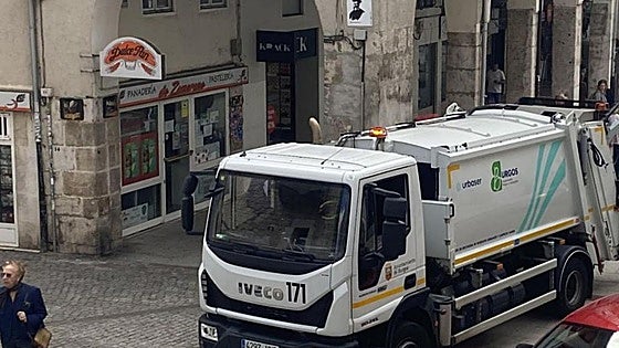 Los burgaleses se quejan de la limpieza, aparcamientos y ocupación de vía pública