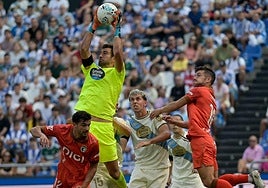 Momento de los jugadores del Burgos CF en Riazor.