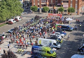 Minuto de silencio por el ciclista fallecido en la Vuelta Ciclista Junior Ribera del Duero.