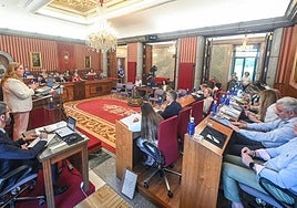 Imagen de archivo de una sesión plenaria del Ayuntamiento de Burgos.