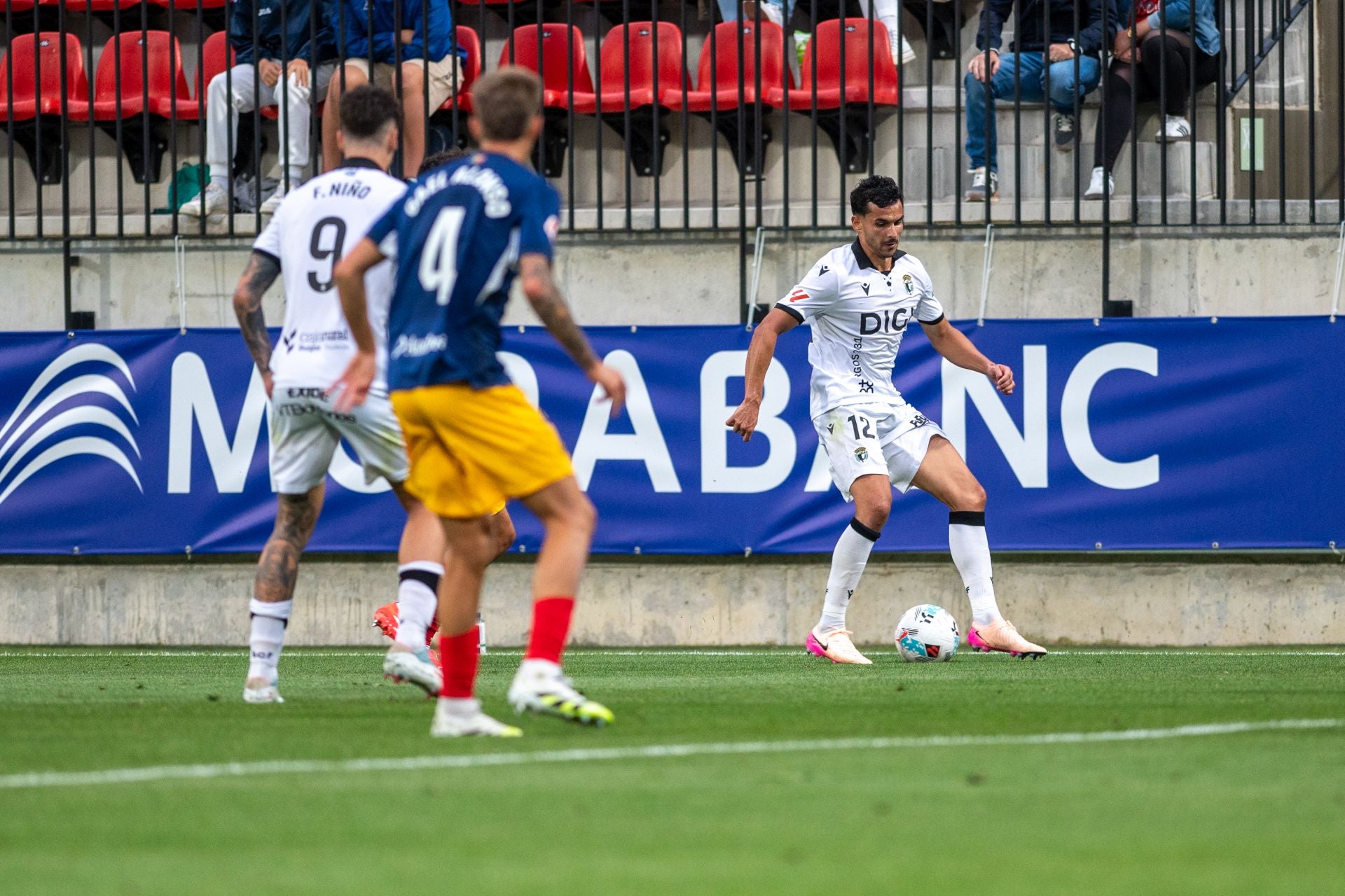 El partido del Burgos CF en Andorra, en imágenes